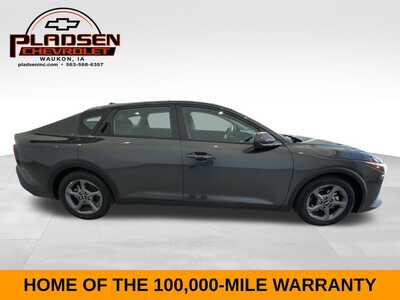 2025 Kia K4, $22304. Photo 7