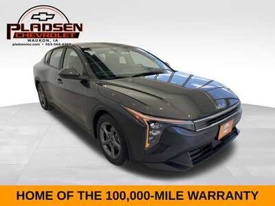 2025 Kia K4, $22304. Photo 8