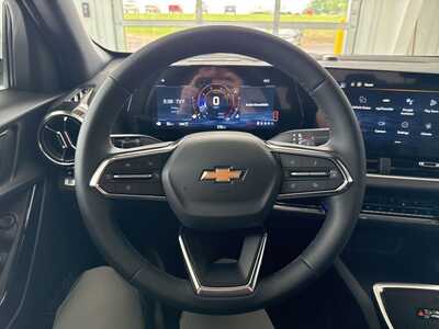 2026 Chevrolet Equinox, $37210. Photo 10
