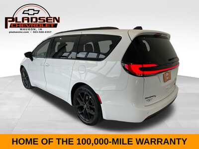 2025 Chrysler Pacifica, $35699. Photo 3