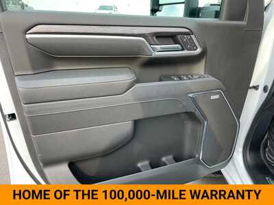 2026 Chevrolet 2500 Crew Cab, $85490. Photo 11