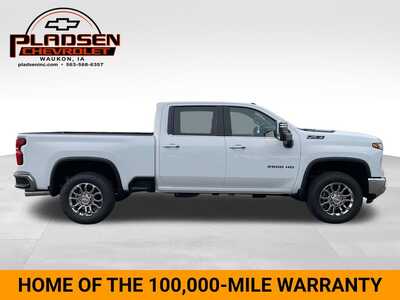 2026 Chevrolet 2500 Crew Cab, $85490. Photo 6