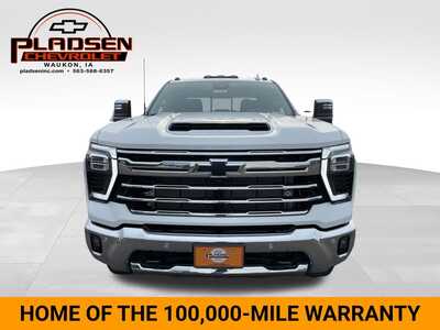2026 Chevrolet 2500 Crew Cab, $85490. Photo 8