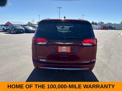 2017 Chrysler Pacifica, $5500. Photo 4