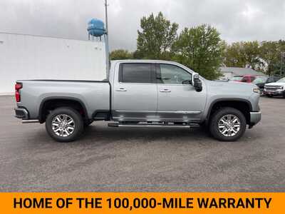 2026 Chevrolet 2500 Crew Cab, $90315. Photo 7