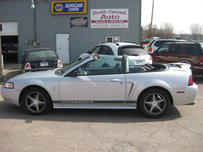 2000 Ford Mustang, $4795. Photo 2