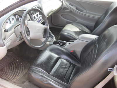2000 Ford Mustang, $4795. Photo 7