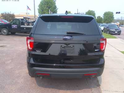 2017 Ford Explorer, $11995. Photo 4