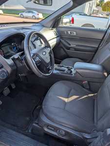 2018 Ford Explorer, $10995. Photo 5