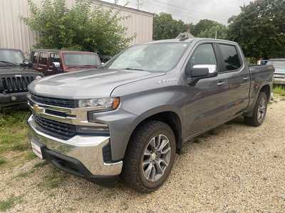 2020 Chevrolet 1500 Crew Cab, $24995. Photo 1