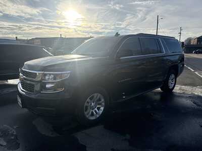 2016 Chevrolet Suburban, $11995. Photo 6