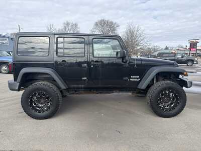 2017 Jeep Wrangler Unlimited, $14995. Photo 6