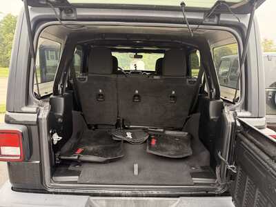 2018 Jeep Wrangler Unlimited, $19995. Photo 11