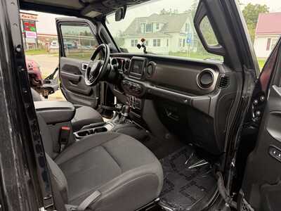 2018 Jeep Wrangler Unlimited, $19995. Photo 12
