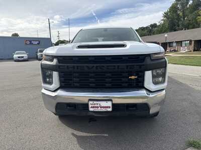 2022 Chevrolet 2500 Crew Cab, $24995. Photo 2