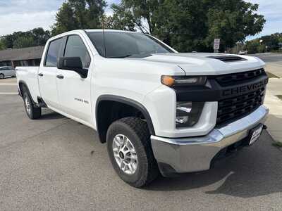 2022 Chevrolet 2500 Crew Cab, $24995. Photo 3