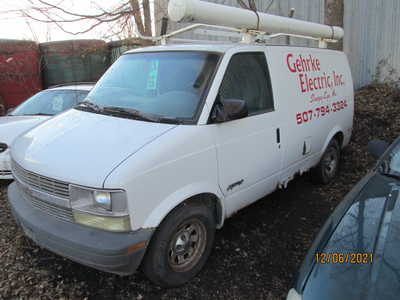 2001 Chevrolet Astro, $995. Photo 1