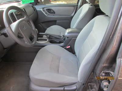 2007 Ford Escape, $3895. Photo 9