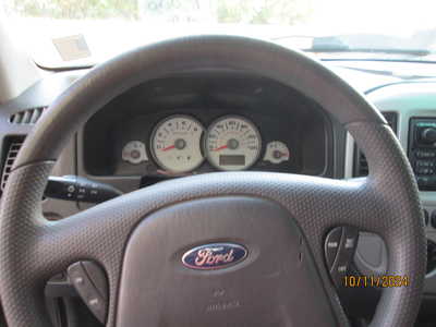 2007 Ford Escape, $3895. Photo 12