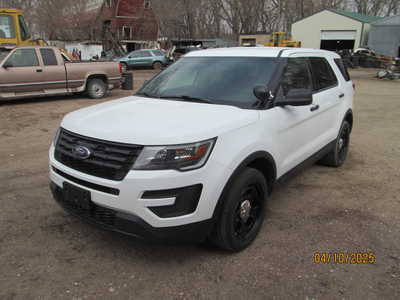 2018 Ford Explorer, $7895. Photo 2