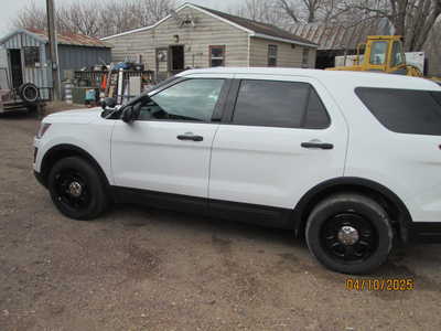 2018 Ford Explorer, $7895. Photo 3