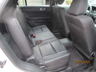 2018 Ford Explorer, $7895. Photo 9