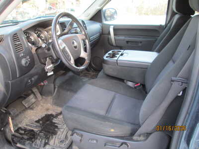 2010 Chevrolet 1500 Crew Cab, $4895. Photo 6