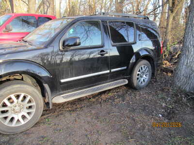 2011 Nissan Pathfinder, $1795. Photo 2