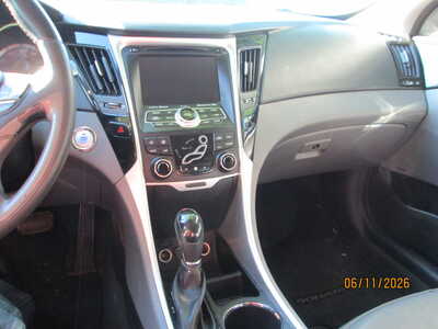 2013 Hyundai Sonata, $3695. Photo 9