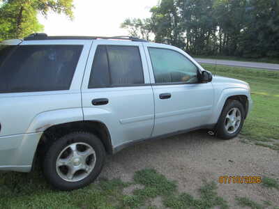 2008 Chevrolet TrailBlazer, $3395. Photo 4