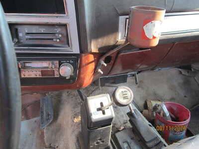 1983 Chevrolet 2500 Reg Cab, $1695. Photo 7