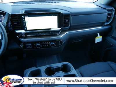 2024 Chevrolet 1500 Crew Cab, $59918. Photo 11