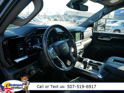 2022 Chevrolet 1500 Crew Cab, $46943. Photo 8