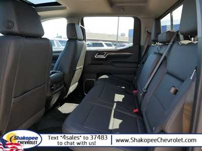 2024 Chevrolet 1500 Crew Cab, $65943. Photo 8