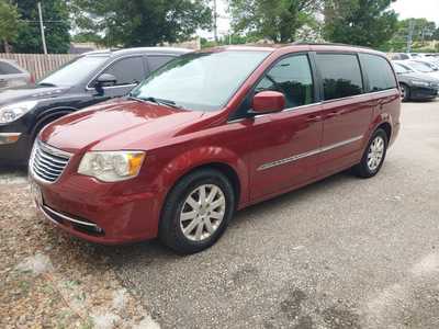 2014 Chrysler Town & Country, $8999. Photo 1