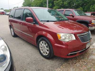 2014 Chrysler Town & Country, $8999. Photo 2