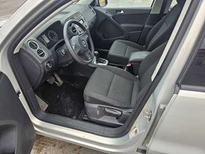 2011 Volkswagen Tiguan, $7999. Photo 3