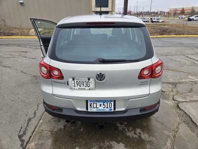 2011 Volkswagen Tiguan, $7999. Photo 8