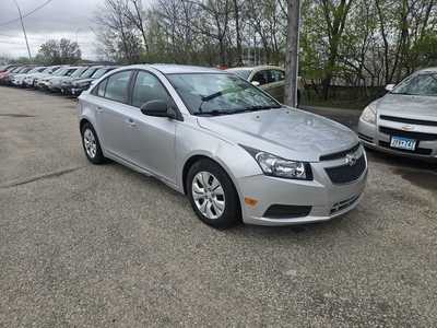 2013 Chevrolet Cruze, $7999. Photo 2