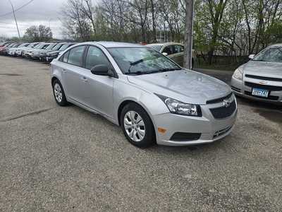 2013 Chevrolet Cruze, $8999. Photo 2