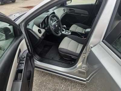 2013 Chevrolet Cruze, $7999. Photo 3