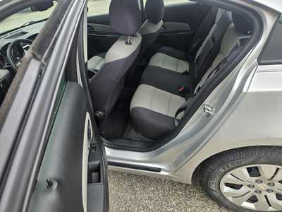 2013 Chevrolet Cruze, $7999. Photo 4