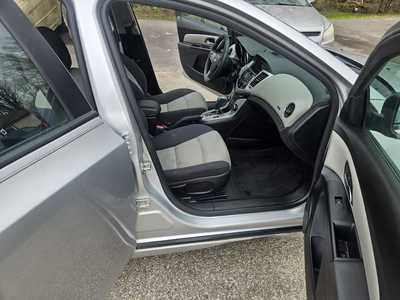 2013 Chevrolet Cruze, $7999. Photo 5