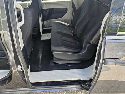 2018 Chrysler Pacifica, $8999. Photo 4