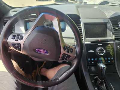 2015 Ford Taurus, $9999. Photo 5