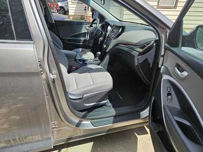 2018 Hyundai Santa Fe, $13999. Photo 6