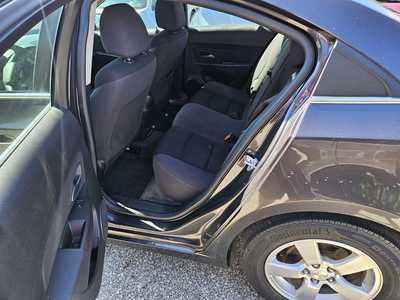 2016 Chevrolet Cruze, $7999. Photo 4