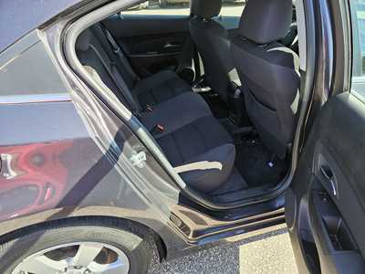 2016 Chevrolet Cruze, $7999. Photo 7