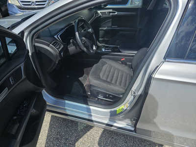 2017 Ford Fusion, $7999. Photo 3