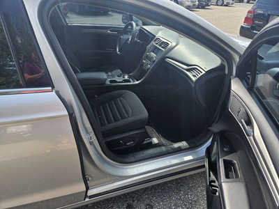 2017 Ford Fusion, $7999. Photo 6